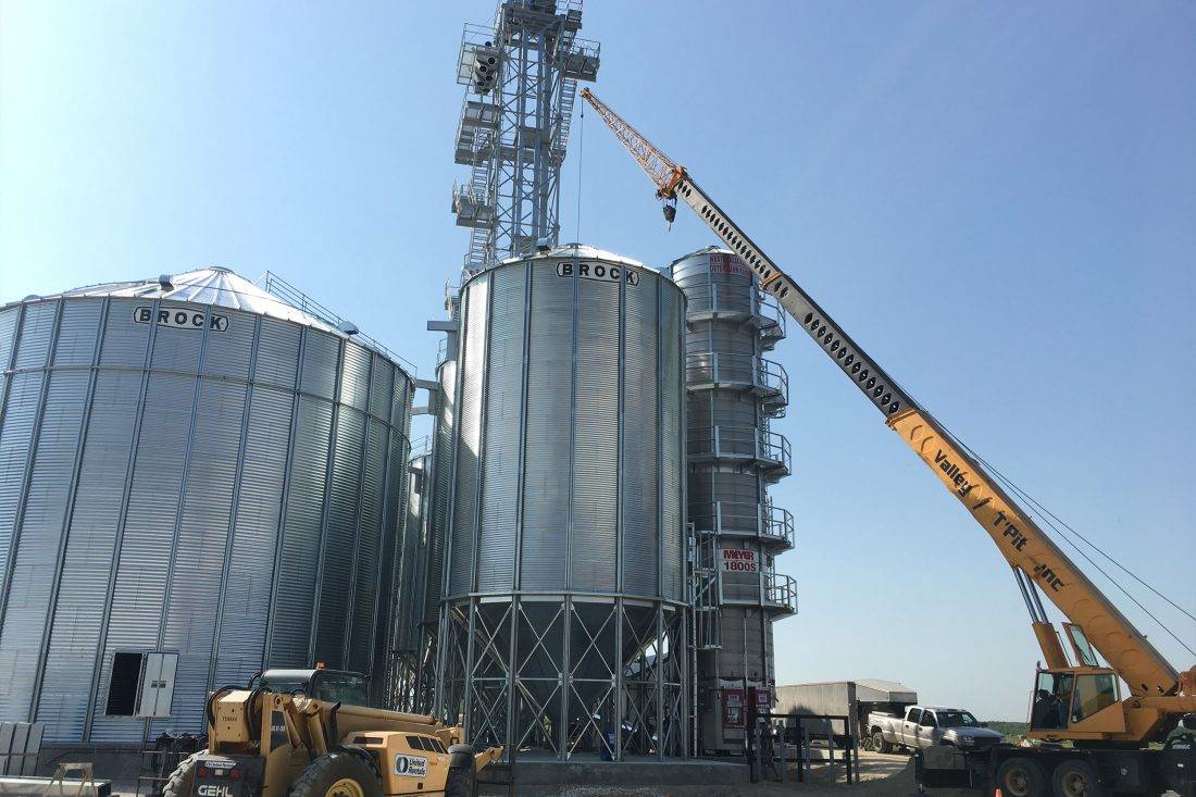 New Grain handling facility with Meyers 1800 tower - Valley Agro ...